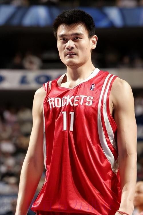 十年前姚明2000万收购上海队,17年出售赚了多少? 十年前姚明2000万收购上海队,17年出售赚了多少?