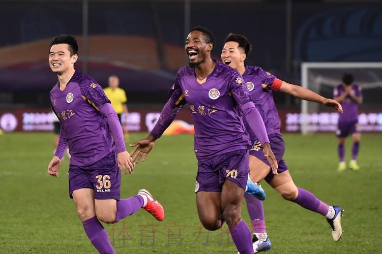 2020中甲专刊: 第二十六期《援鄂医疗队里有个黑龙江FC球迷》 2020中甲专刊: 第二十六期《援鄂医疗队里有个黑龙江FC球迷》